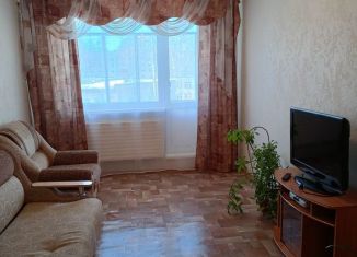 Сдается в аренду двухкомнатная квартира, 50 м2, Алтайский край, улица Металлургов