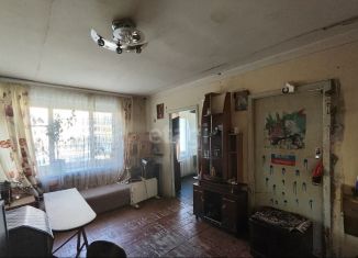 Продается четырехкомнатная квартира, 61.8 м2, Челябинск, улица Суркова, 14, Ленинский район