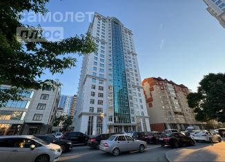 Продам трехкомнатную квартиру, 110 м2, Грозный, улица Сайпуддина Ш. Лорсанова, 8А