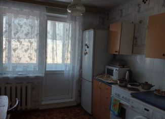 Продается двухкомнатная квартира, 50 м2, Алтайский край, улица Федоренко, 1
