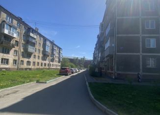 Двухкомнатная квартира на продажу, 42.7 м2, Кемеровская область, улица Кузнецова, 27