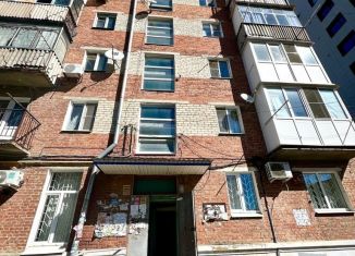 Продается трехкомнатная квартира, 60 м2, Краснодарский край, улица Красных Партизан, 232