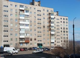 Продаю трехкомнатную квартиру, 58 м2, Мурманск, улица Капитана Орликовой, 57