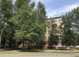 Сдаю в аренду трехкомнатную квартиру, 58 м2, Новосибирская область, Микрорайон, 67