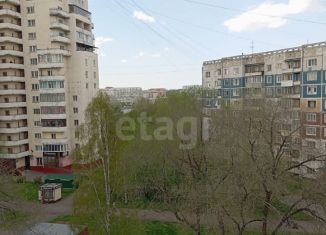 Продается 2-комнатная квартира, 43.2 м2, Новокузнецк, улица Новосёлов, 46