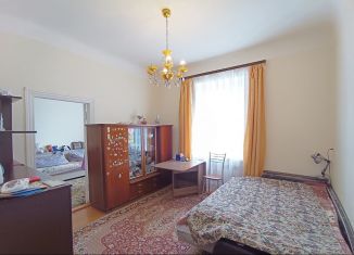 Продаю 2-комнатную квартиру, 45 м2, Первоуральск, улица Ватутина, 26