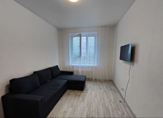 Аренда 1-ком. квартиры, 37 м2, Тюмень, улица Мельникайте, 2к18, ЖК Горизонт