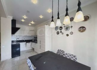 Аренда трехкомнатной квартиры, 100 м2, Тюмень, улица Максима Горького, 68, ЖК Даудель