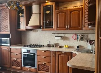 Продам 3-ком. квартиру, 67 м2, Псковская область, улица Рокоссовского, 34