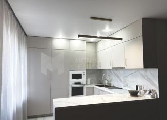 Продам 2-ком. квартиру, 96 м2, Тюмень, улица Тимофея Кармацкого, 5, ЖК Ария