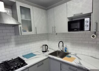 Сдаю 2-ком. квартиру, 42 м2, Луга, проспект Урицкого, 71