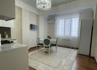 Сдача в аренду однокомнатной квартиры, 58 м2, Махачкала, улица Тулпара Мусалаева, 18, ЖК Лазурный Берег