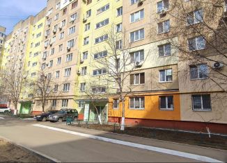 Продаю трехкомнатную квартиру, 61.4 м2, Саратов, улица имени Братьев Никитиных, 8к6