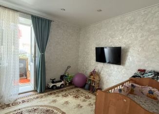 Продаю 3-ком. квартиру, 70 м2, Азнакаево, Юбилейная улица, 12