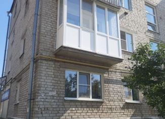 Сдается однокомнатная квартира, 30 м2, Кстово, улица Сутырина, 8