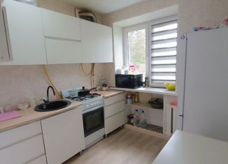 Продается 2-комнатная квартира, 41 м2, Новомосковск, улица Свердлова, 45А