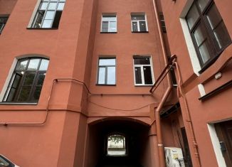 Сдается в аренду 2-комнатная квартира, 52 м2, Санкт-Петербург, Малая Посадская улица, 20, Петроградский район