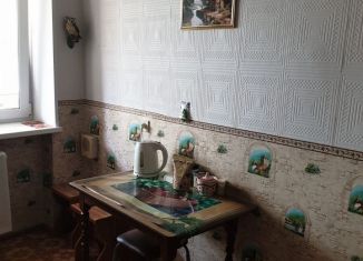 Сдам в аренду 3-комнатную квартиру, 63 м2, Челябинск, Молдавская улица, 21Б, Курчатовский район