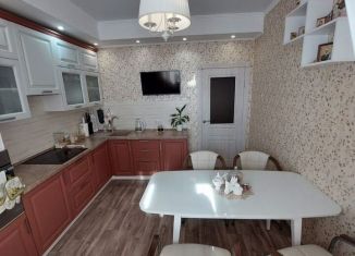Продается 2-комнатная квартира, 60 м2, Оренбургская область, улица Карпова, 3