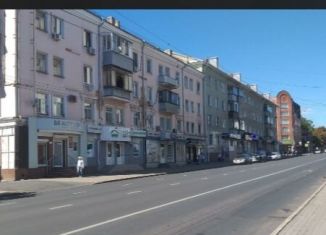 Сдается 2-комнатная квартира, 69 м2, Курск, улица Радищева, 58