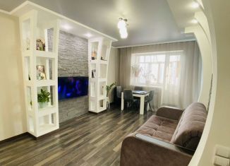 Продаю 2-комнатную квартиру, 47 м2, Маркс, проспект Строителей, 15