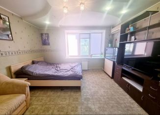 Продаю 2-ком. квартиру, 50 м2, Каменск-Шахтинский, улица Ворошилова, 155