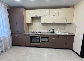 Продается двухкомнатная квартира, 58 м2, Арзамас, улица Куликова, 51