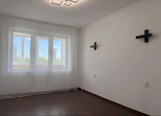 Продается 3-комнатная квартира, 66 м2, Челябинск, улица Университетская Набережная, 16, Калининский район