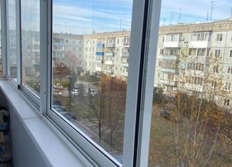 Продам 2-ком. квартиру, 52 м2, Белово, 3-й микрорайон, 11