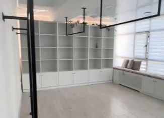 Продажа торговой площади, 25 м2, Грозный, улица Нурсултана Абишевича Назарбаева, 17В