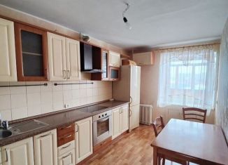 Продается 3-комнатная квартира, 60 м2, Мурманск, улица Гончарова, 11