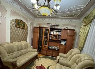 Продается трехкомнатная квартира, 70 м2, Нальчик, улица Кирова, 349, район Богданка