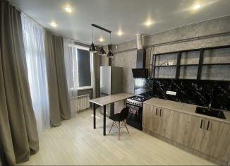 Сдаю в аренду 1-комнатную квартиру, 40 м2, Анапа, улица Поликарпова, 2к20, ЖК Южный - 2