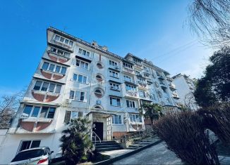 Сдаю в аренду двухкомнатную квартиру, 52 м2, Сочи, Ясногорская улица, 26, микрорайон Бытха