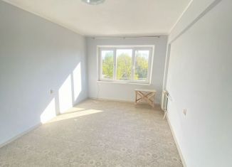 Продаю трехкомнатную квартиру, 72 м2, Сочи, улица Молокова, 32, микрорайон Черемушки