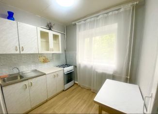 Продаю 2-комнатную квартиру, 44 м2, Серпухов, улица Ворошилова, 132