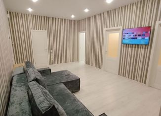 Сдаю 2-ком. квартиру, 75 м2, Геленджик, улица Олега Анофриева, 1к9, ЖК Алые Паруса