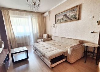 Сдам в аренду 1-комнатную квартиру, 40 м2, Новороссийск, Южная улица, 6