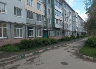 Продаю 3-ком. квартиру, 62.4 м2, Новомосковск, улица Орджоникидзе, 5