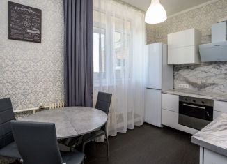 Продаю 2-ком. квартиру, 58 м2, Подольск, Кольцевая улица, 3, ЖК Молодёжный