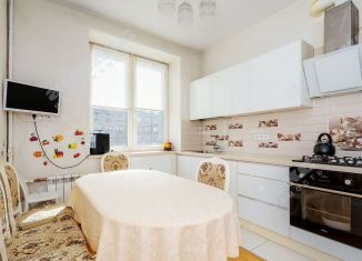 Продаю 2-ком. квартиру, 91.8 м2, Санкт-Петербург, проспект Стачек, 75, метро Ленинский проспект