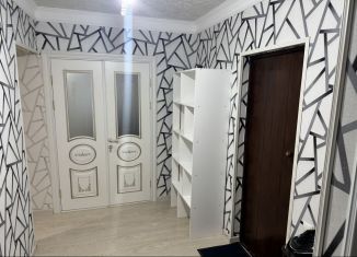 Сдам 2-ком. квартиру, 53.2 м2, Грозный, улица У.А. Садаева, 12, 1-й микрорайон