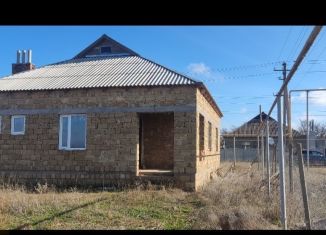 Продается дом, 110 м2, село Яркое, улица Шарфетдинова, 2