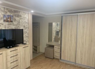 Сдам 1-комнатную квартиру, 32 м2, Челябинск, улица Сони Кривой, 45, Центральный район