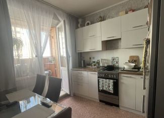 Продам 3-ком. квартиру, 63 м2, Челябинск, Центральный район, улица Академика Сахарова, 32