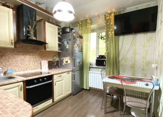 Продаю двухкомнатную квартиру, 56.4 м2, Лобня, улица Крупской, 20к1