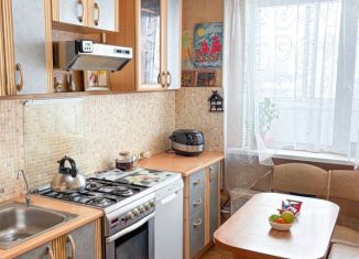Продаю 2-комнатную квартиру, 48 м2, Екатеринбург, Чкаловский район, улица Черняховского, 41А