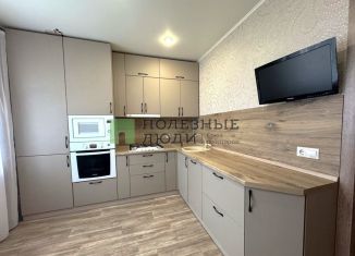 Продаю 2-комнатную квартиру, 61.2 м2, Орёл, микрорайон Наугорский, Приборостроительная улица, 47