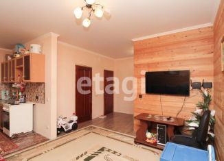 Продается 2-ком. квартира, 50 м2, поселок городского типа Емельяново, Урожайная улица, 3