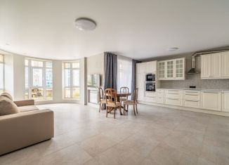 Сдается 2-ком. квартира, 80 м2, Екатеринбург, улица Вайнера, 21, метро Площадь 1905 года